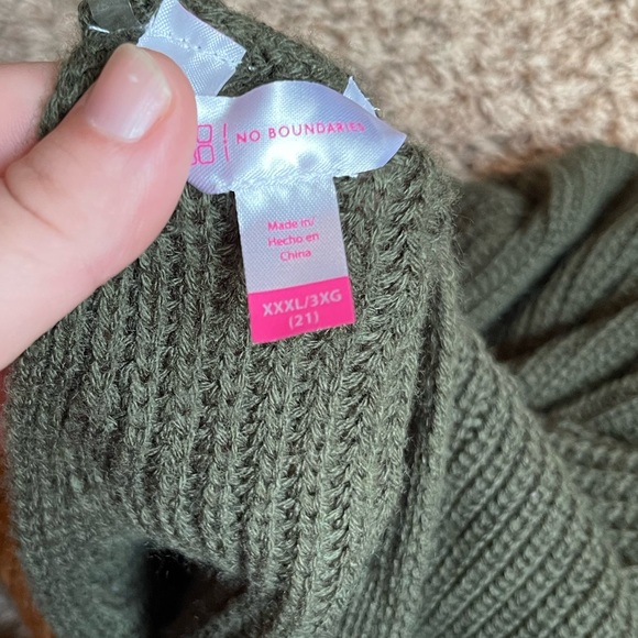 Color block sweater - Picture 2 of 2